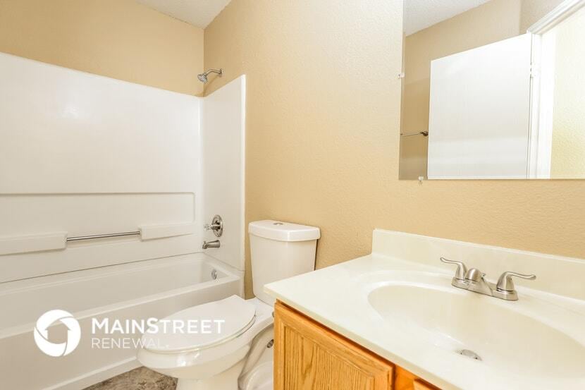 Building Photo - 428 Centroloma St