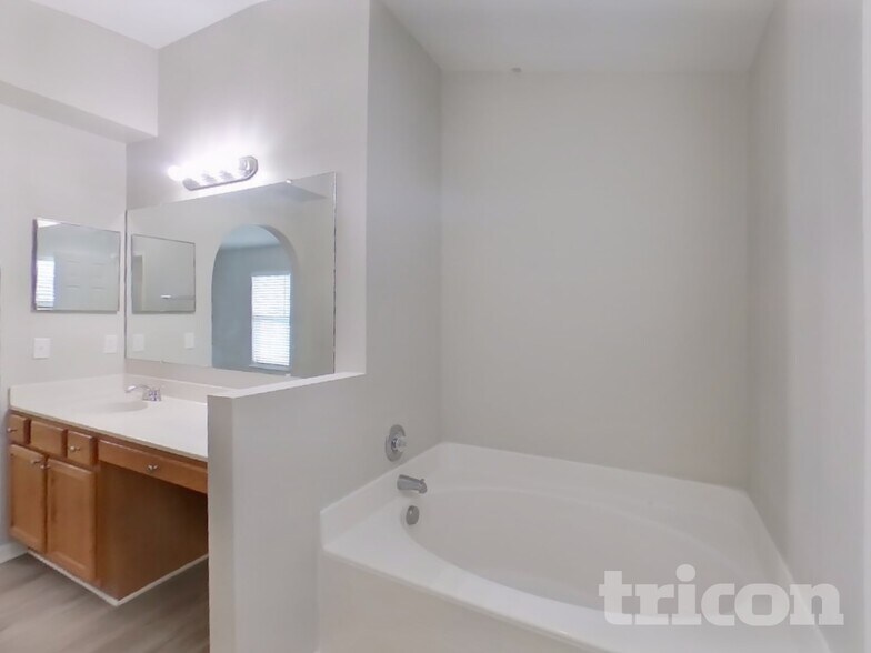 Building Photo - 4138 Clearbrook Cove Rd