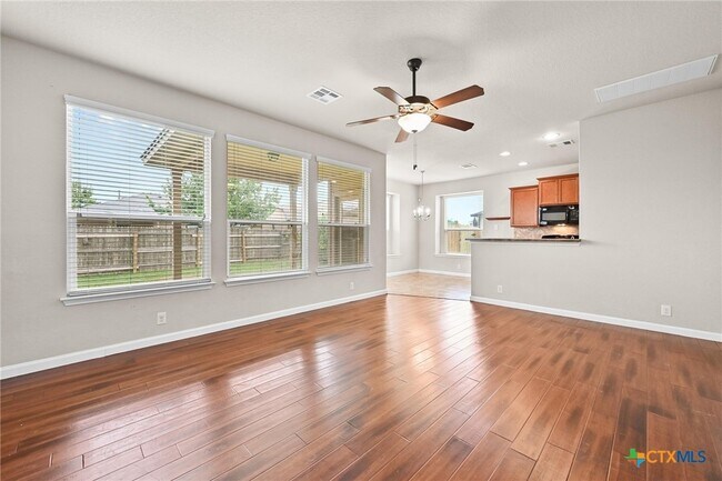Building Photo - 110 Brazoria Trail