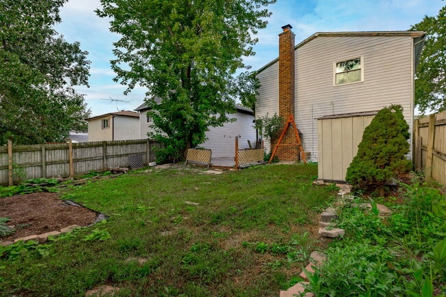 Building Photo - 214 Far Hills Dr