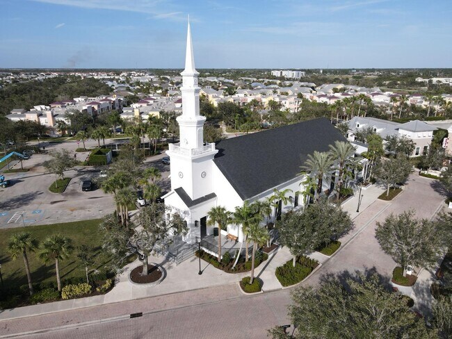 Building Photo - 10440 SW Stephanie Way