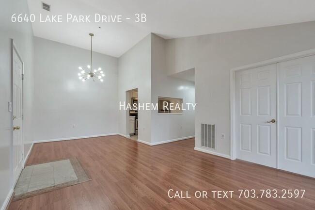 Building Photo - 6640 Lake Park Dr