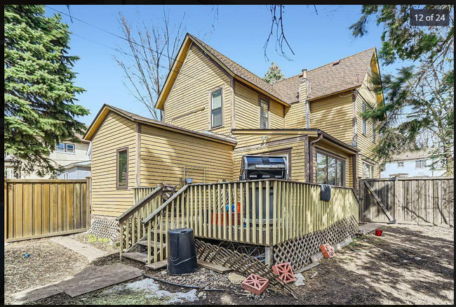 Private fully fenced backyard - 2406 Lincoln St NE