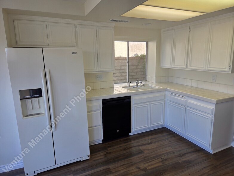 Building Photo - 725 Azure Hills Dr