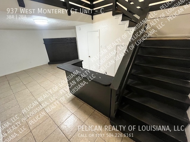 Building Photo - 937 Monterey Ct W