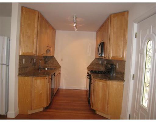 Building Photo - 87 Floral St