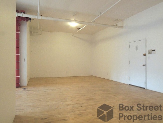 Building Photo - 449 Troutman St