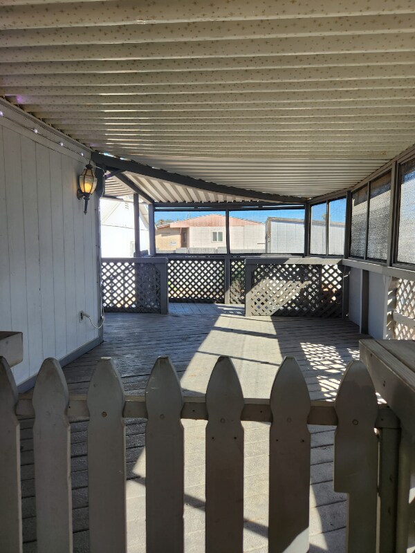 Building Photo - 425 S 98th Pl