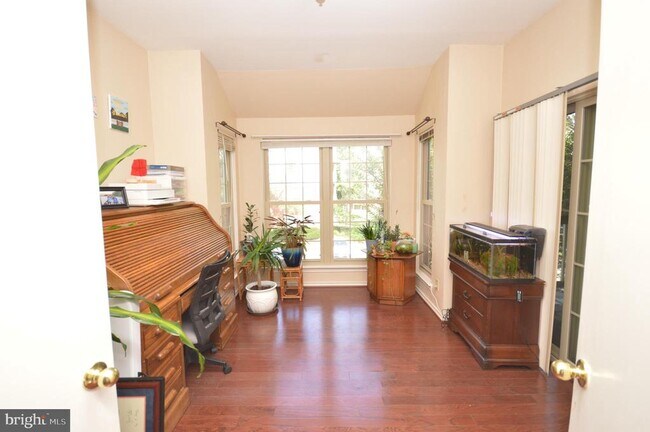 Building Photo - 3912 Penderview Dr