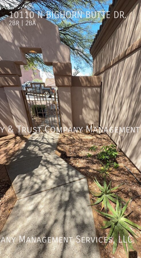 Building Photo - 10110 N Bighorn Butte Dr
