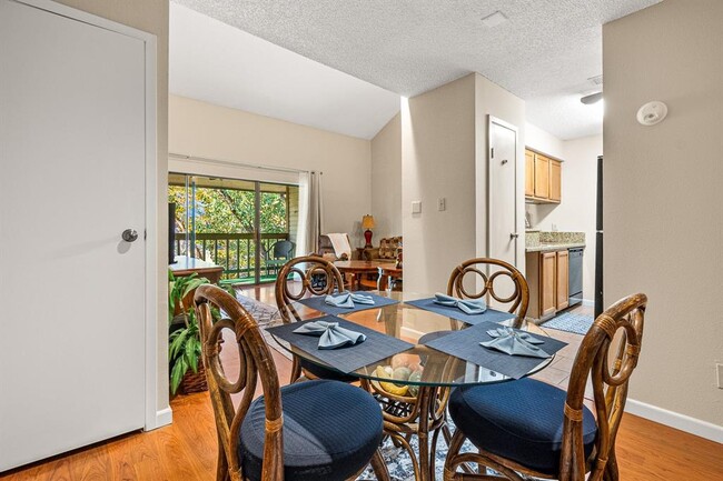 Building Photo - 3900 Aspen Dr