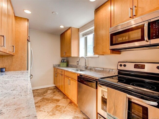 Primary Photo - 1243 N Washington St