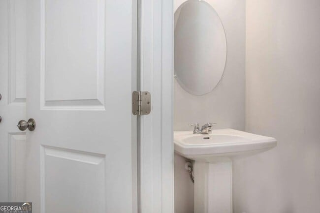 Building Photo - 1961 James Red Moore Blvd