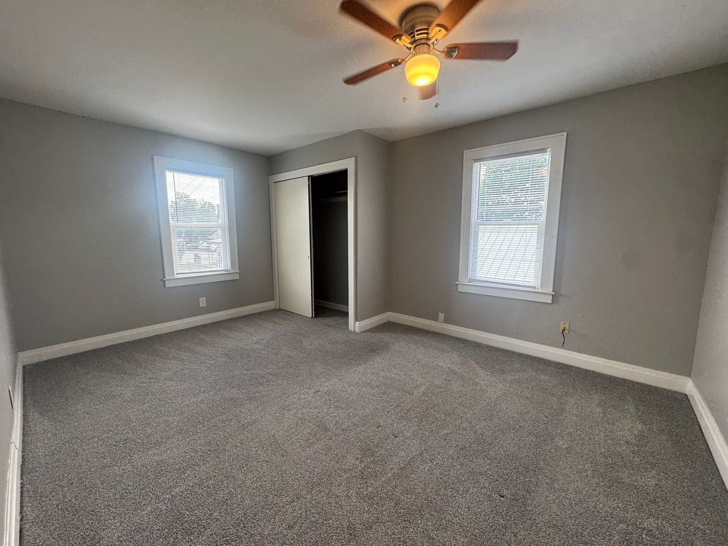 Building Photo - 1321 Lakeview Dr