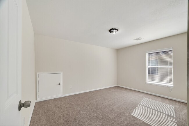 Building Photo - 2708 Calico Creek Ln