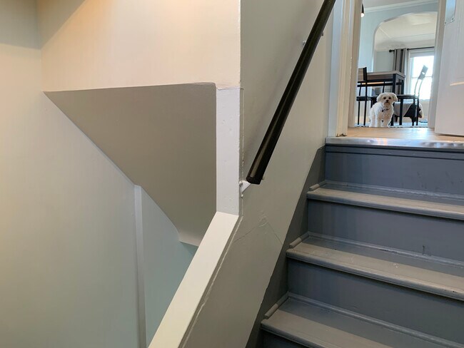 Building Photo - 1222 Beaconsfield Ave