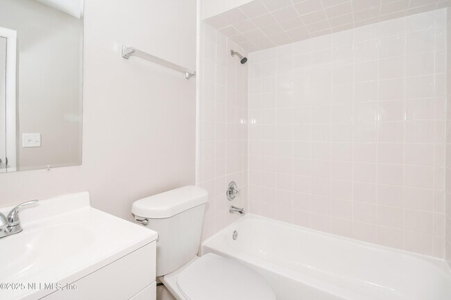 Building Photo - 1061 Grove Park Dr E