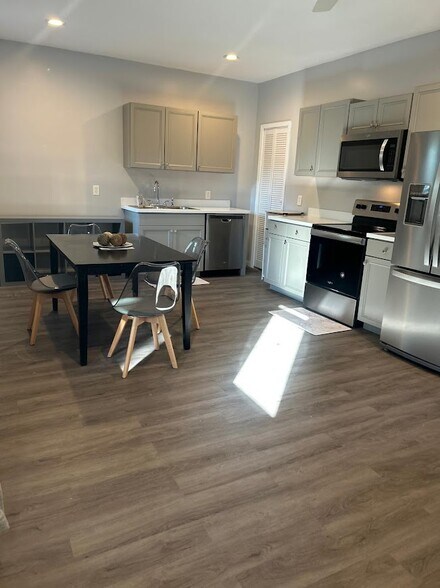 Building Photo - 2602 Glenbrook Ln