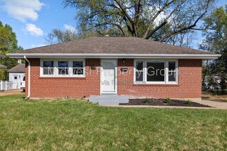 Building Photo - 1410 St Bernadette Ln