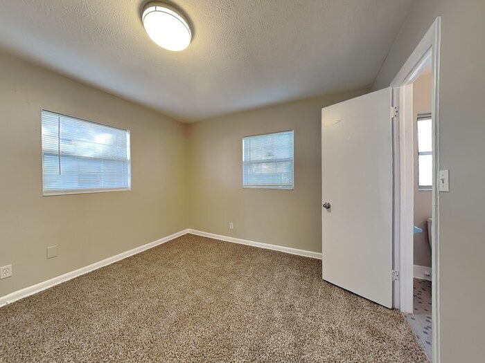 Building Photo - 7428 Sharbeth Dr N