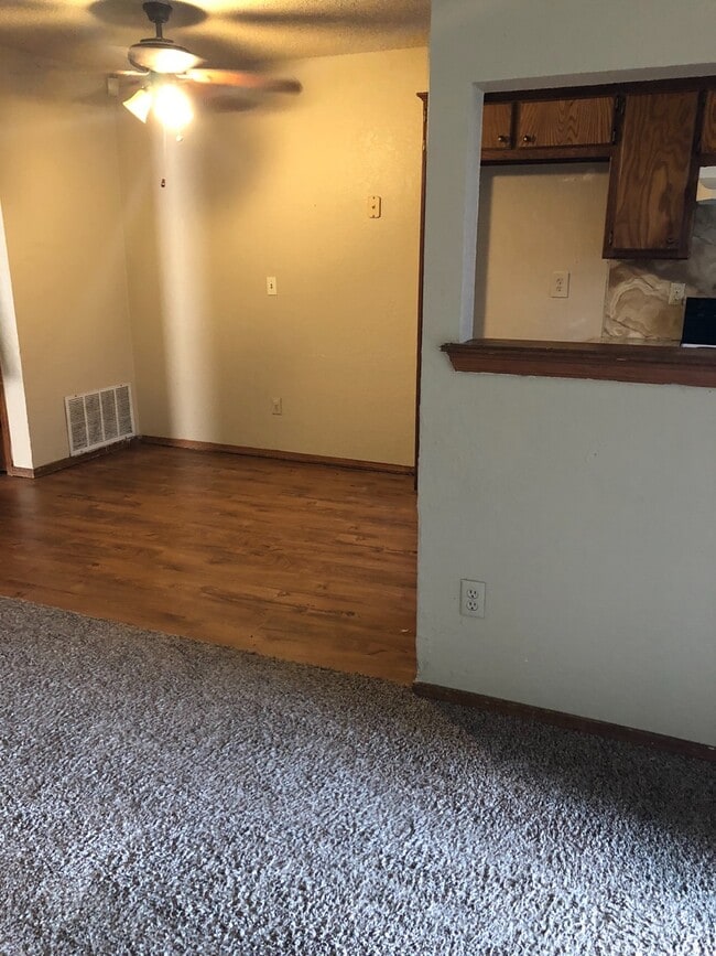 Building Photo - Charming 2 Bed 1 Bath in SW OKC!