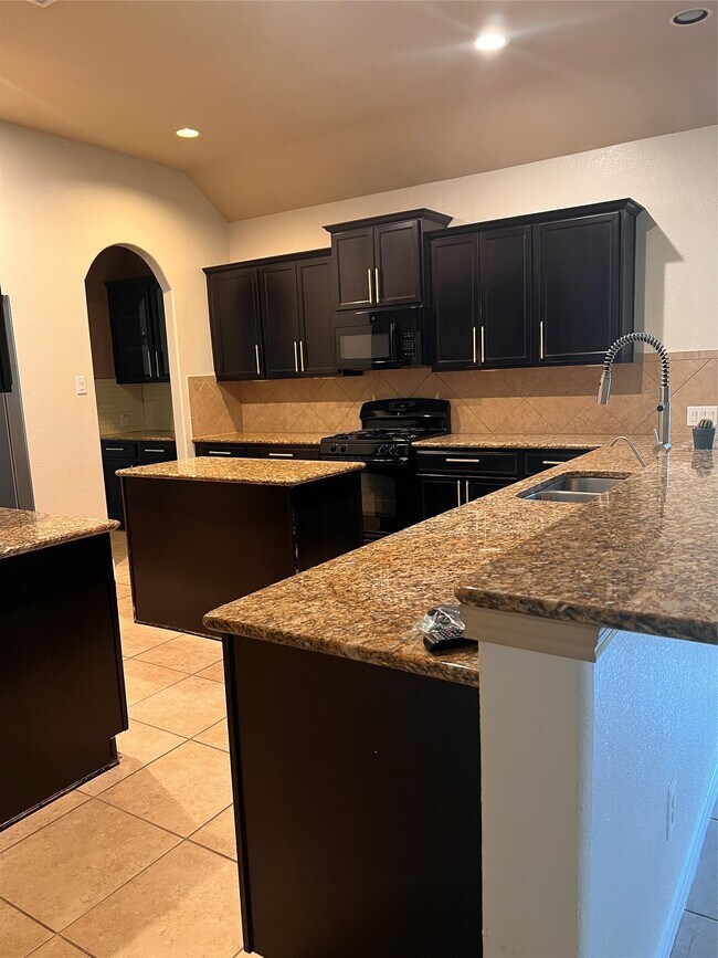 Building Photo - 6018 Le Moyne Pass Ln