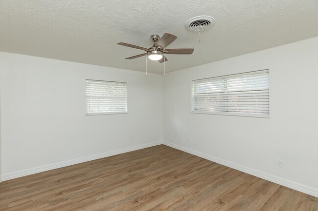 Building Photo - 1212 Irving St