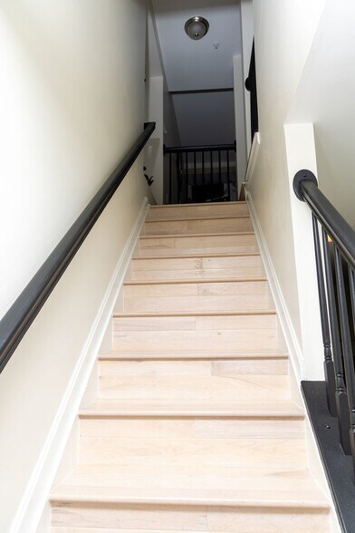 Building Photo - 16015 Elegant Ct