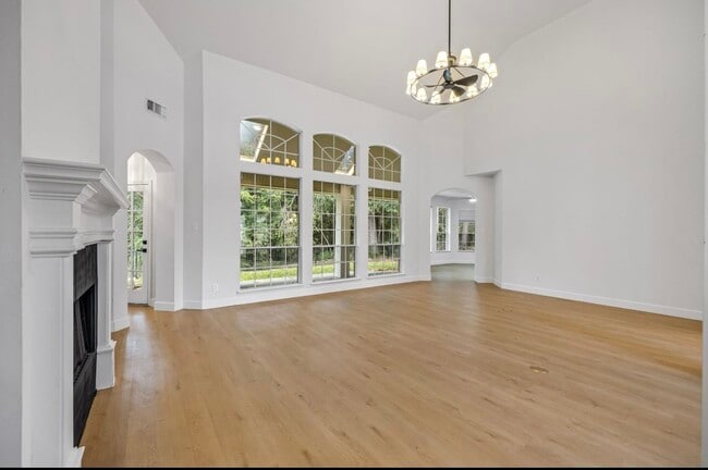 Building Photo - 6650 Camptown Cir