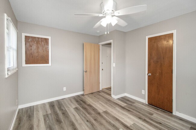 Building Photo - Beautiful updated Main-Level unit in Fabul...