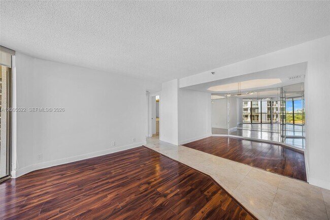 Building Photo - 3610 Yacht Club Dr