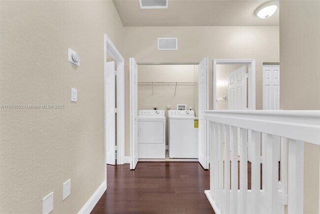 Building Photo - 9205 SW 170th Pl