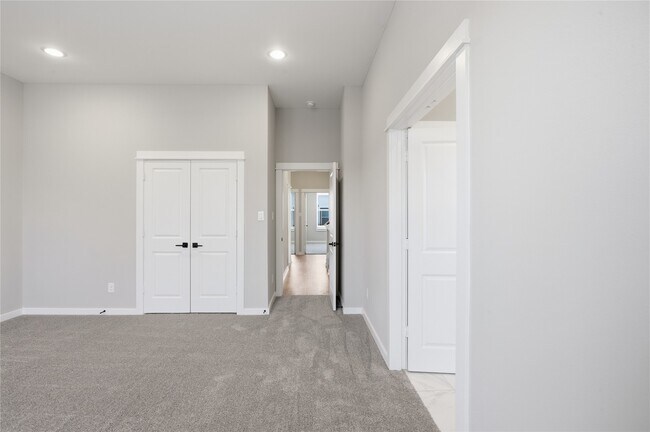 Building Photo - 6728 Parker Grv Ln