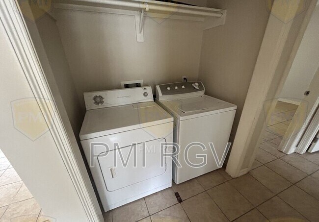 Building Photo - 3802 S Radisson Ave