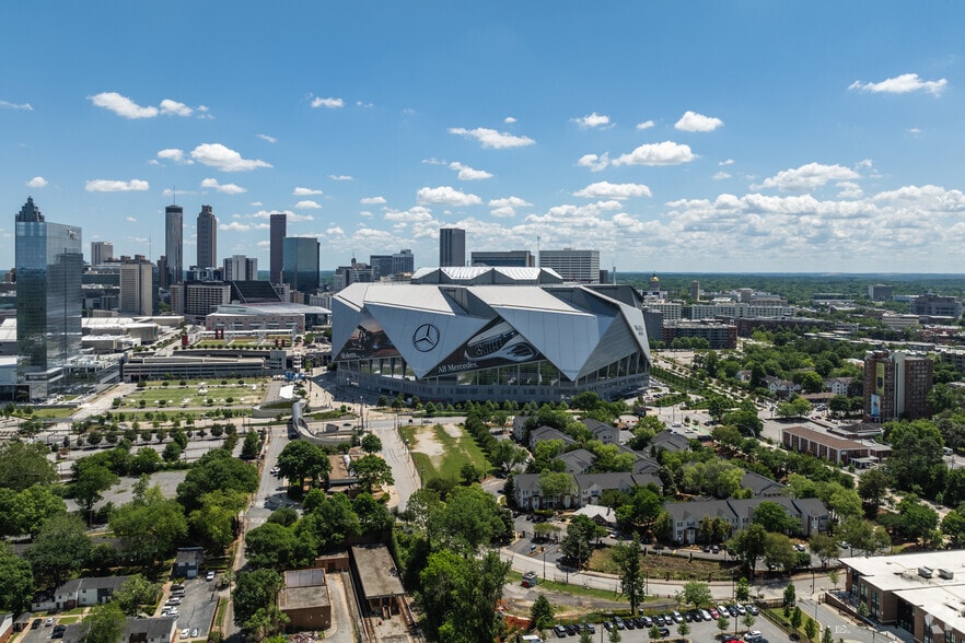 Aerial Context - Flats on Maple Street