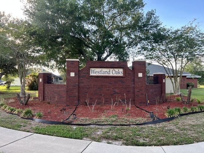 Building Photo - 7634 Fanning Dr