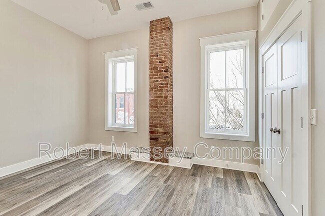 Building Photo - 1958 Bonnycastle Ave