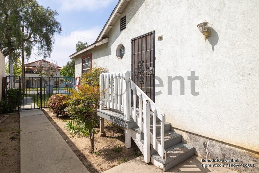 Building Photo - Unit A