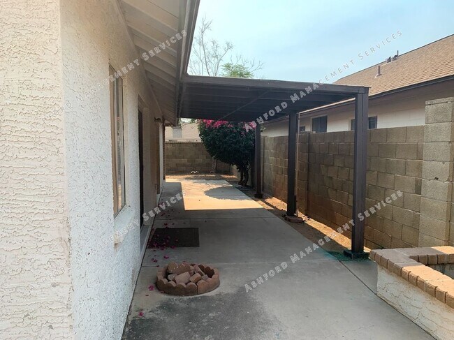 Building Photo - Charming 2 Bedroom, 2 Bathroom Home for Rent!