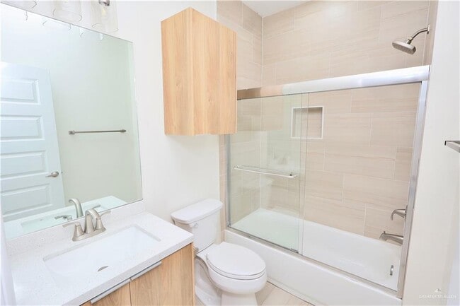 Building Photo - 18 Israel E Ave