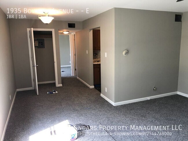 Building Photo - 1935 N Bowman Ave