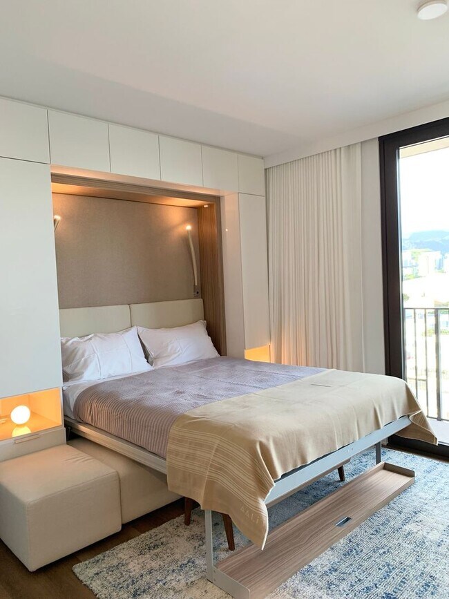 Building Photo - 'A'ali'i - Move In Fully Furnished Studio