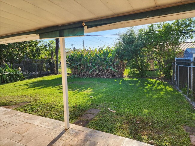 Building Photo - 120 SW 80th Ave