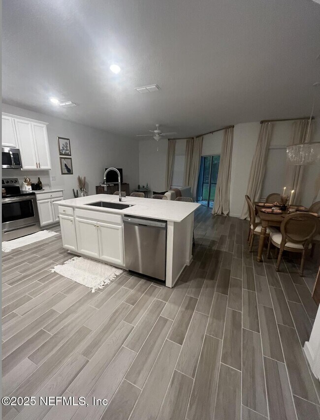Building Photo - 440 Boracay Cir