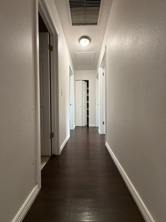 Building Photo - Beautiful Updated Beacon Hill Home - Newly...