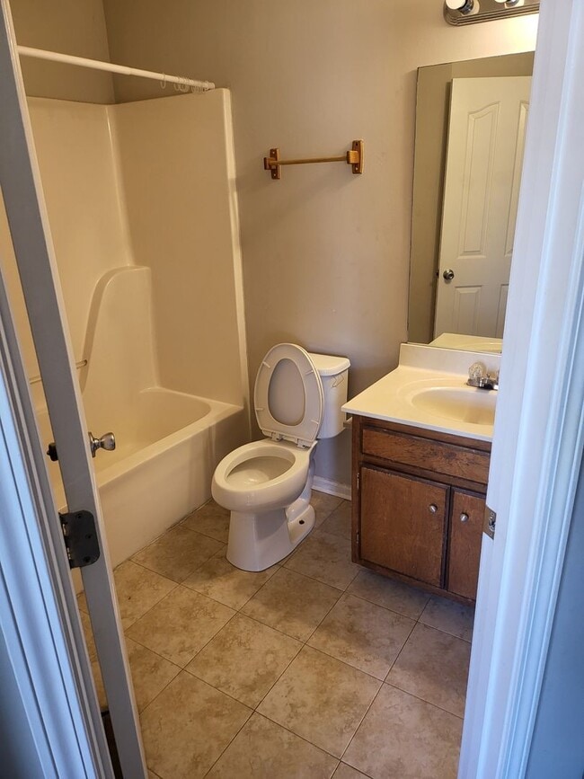 Building Photo - Nice 3 BR, 2.5 Ba with garage like new in Murfreesboro by Carter Realty Asvisors