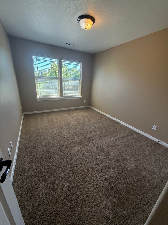 Building Photo - 2948 NE Conners Ave