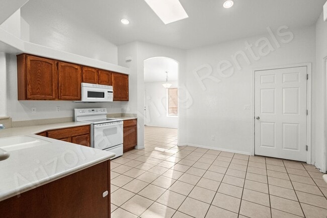 Building Photo - CHARMING CURB APPEAL