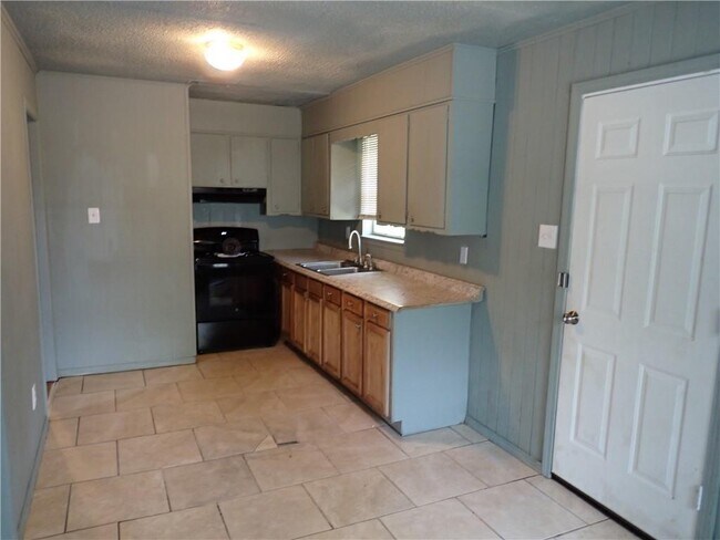 Building Photo - 3427 Stovall St