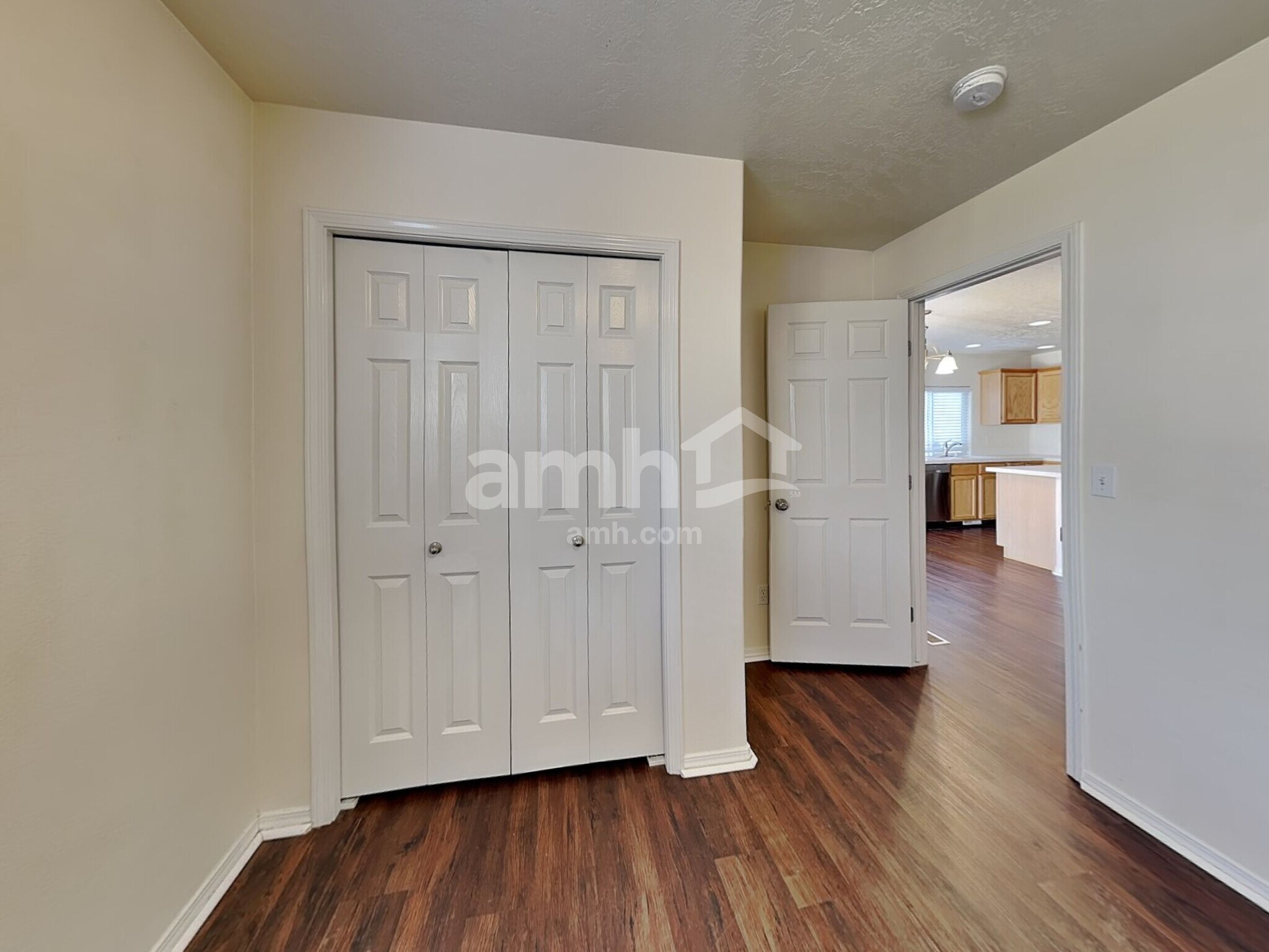 Building Photo - 3342 W Wave Dr